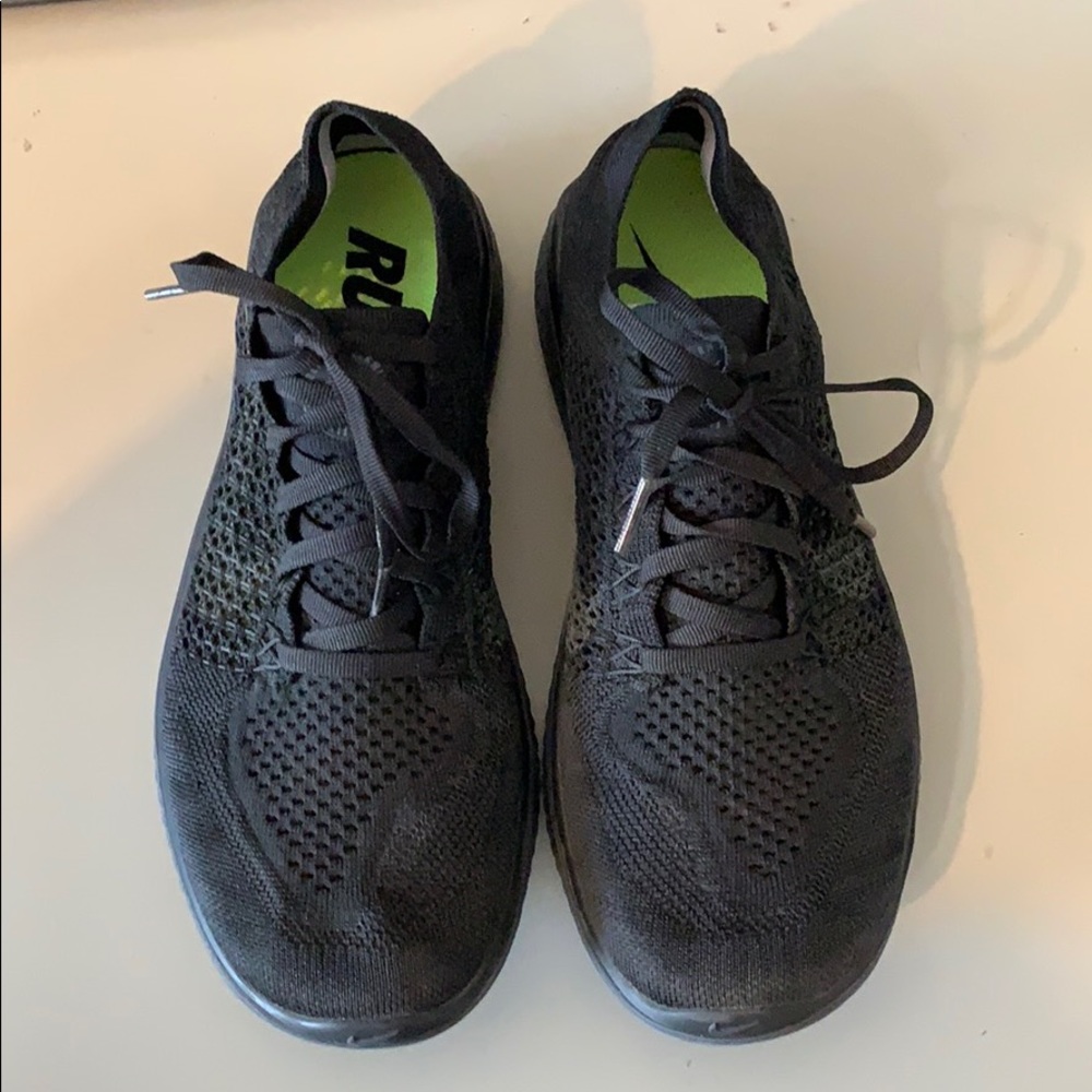 Nike free runs obo